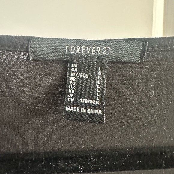 Black Ruched V-Neck Top - Picture 4 of 4